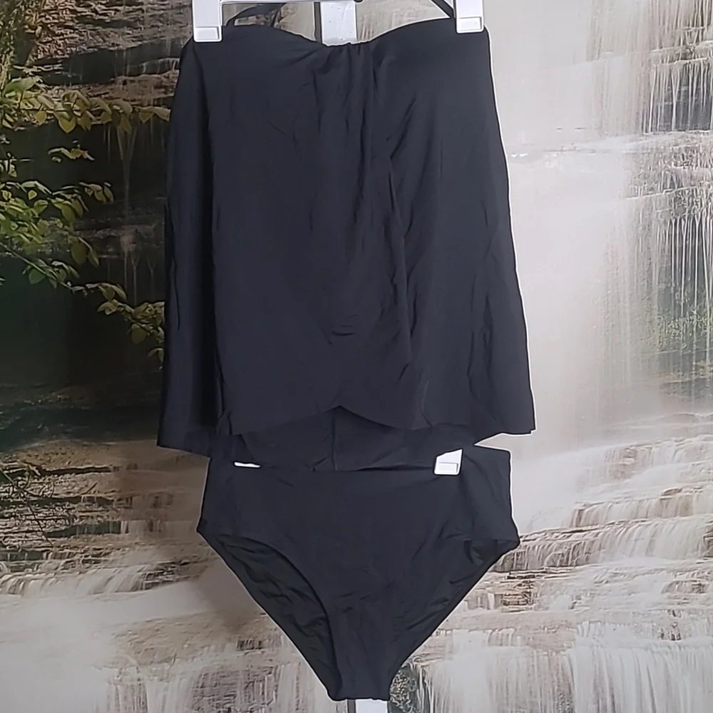 New with tags! Tempt Me Womens Medium black halter tankini swim suit
